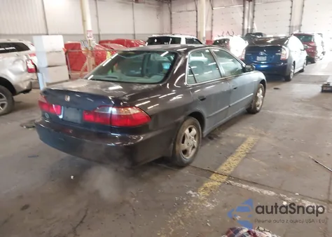 1998 Honda Accord Ex z USA, uszkodzony, nr VIN 1HGCG5550WA090538